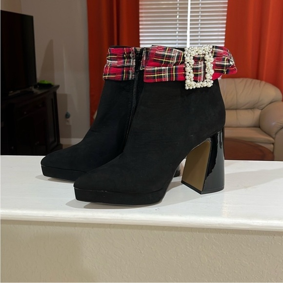 BETSEY JOHNSON Idris Dress Heel Ankle Booties Black Red Multi Plaid Size 9 M New - Picture 4 of 10
